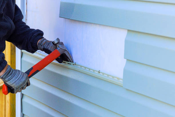 Reliable Emergency Siding Repair contractor in Milford, IL by Squared Siding
